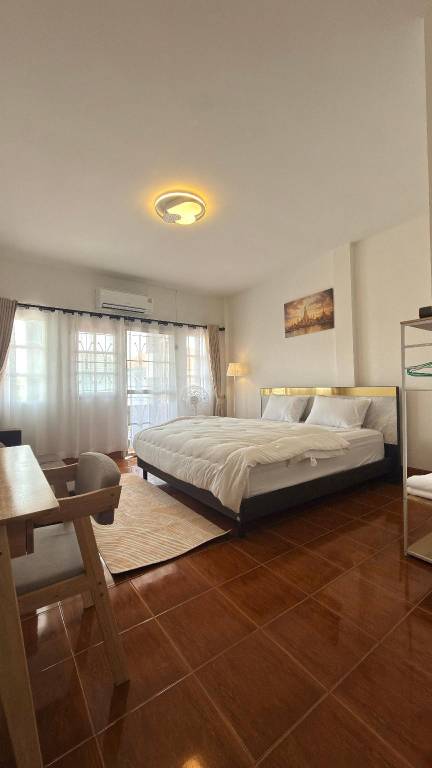 Vacation home with garden & patio | Good for workation | Dogs allowed in Bangkok