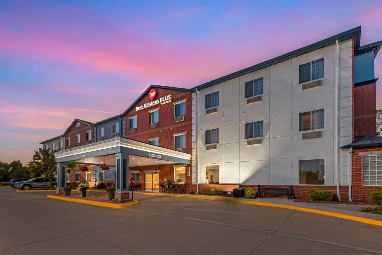 Best Western Plus Des Moines West Inn & Suites — photo 3