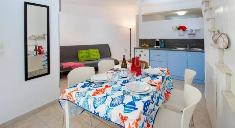 Charming rental apartment with terrace & private pool | Pets allowed — photo 3
