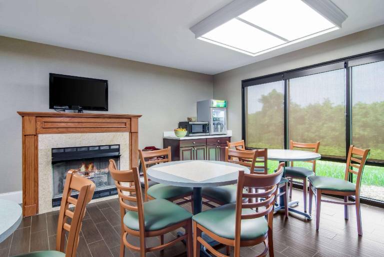 Quality Inn & Suites Canton, GA — photo 5