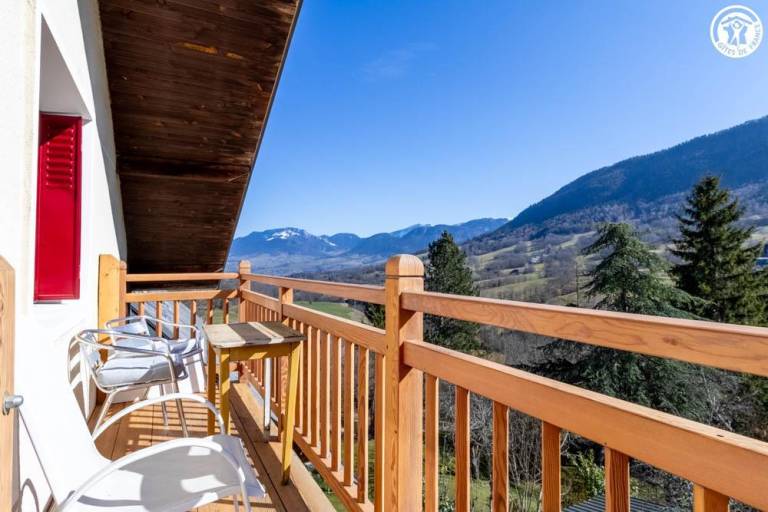 Gite with terrace, garden & barbeque | Dogs allowed — photo 3
