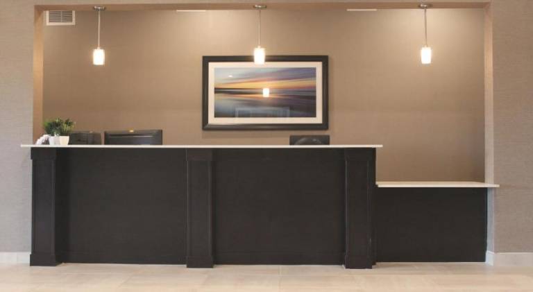 Meridian Inn & Suites Lloydminster — photo 3