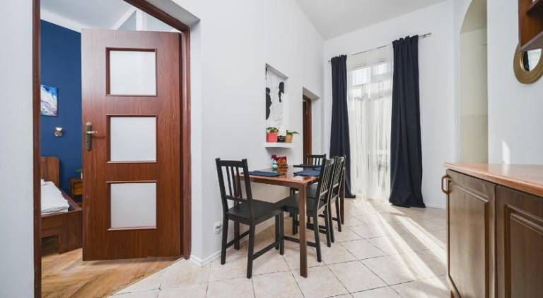 2 Bedroom Apartment Next To The Main Railway Station - by Upstairs — photo 2