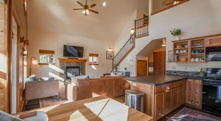 Vacation home with jacuzzi | Pets allowed — photo 3