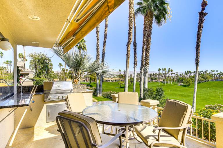 Community Pools & Golf Views: Palm Desert Condo! — photo 2