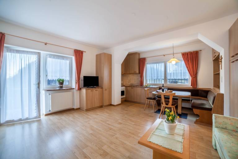 Apartment 'Residence Pichler 6' with Mountain View, Terrace & Wi-Fi — photo 4