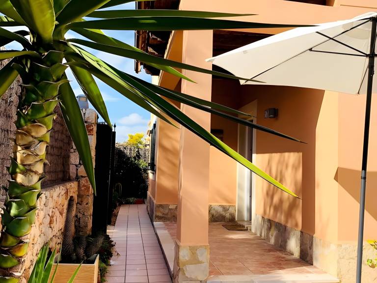 Villas 2meet La Yuca – Holiday Home with Private Pool in Cala Romántica, Mallorca — photo 4