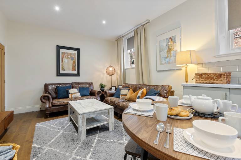 No 5 Chestnut Cottage Pass the Keys