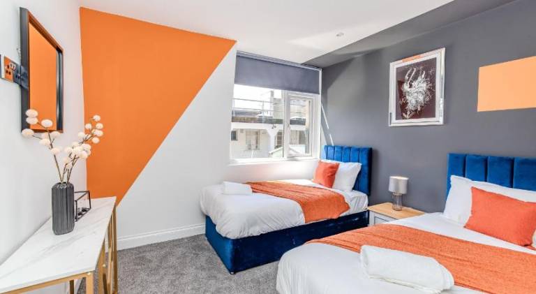 Super Central 2 Bedroom Flat Next To Brighton Shopping Center & Beach — photo 2