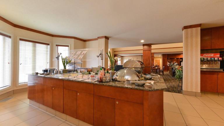 Staybridge Suites - Calgary Airport By IHG — photo 4