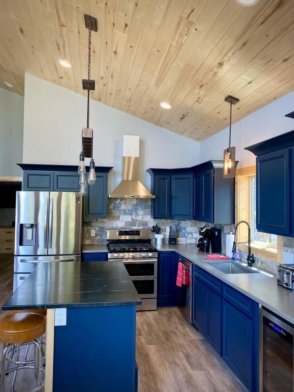 Children-friendly ample cabin with patio & grill | Mountain view | Pets are welcome — photo 4