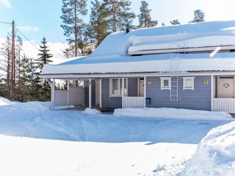 Vacation home with sauna & patio | Nature view — photo 2