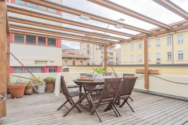 Rental apartment with patio | Next to Como Cathedral in Brunate