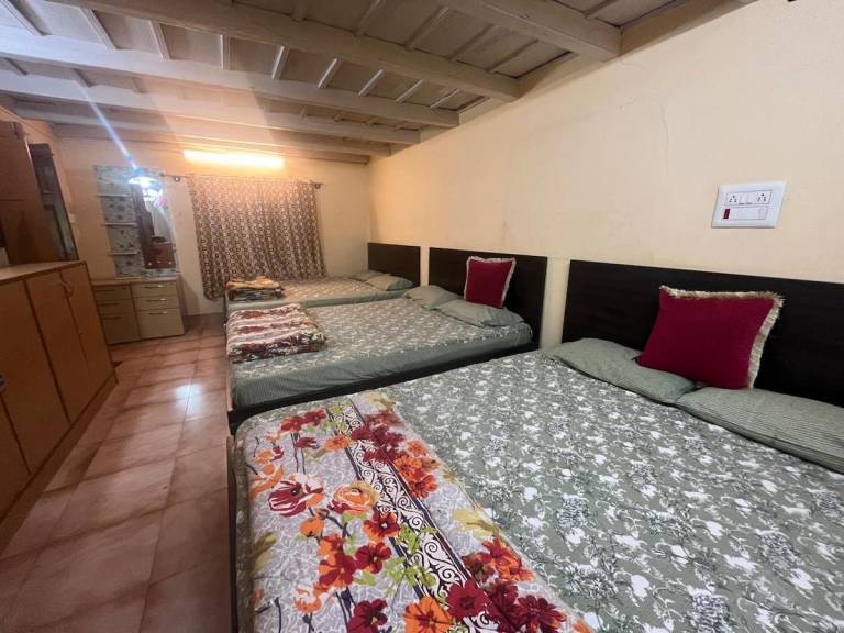 House with 4 rooms for 15 persons in Chikkamagaluru