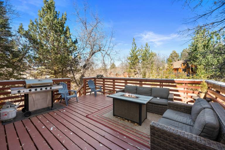 Vacation home with patio & barbeque — photo 3