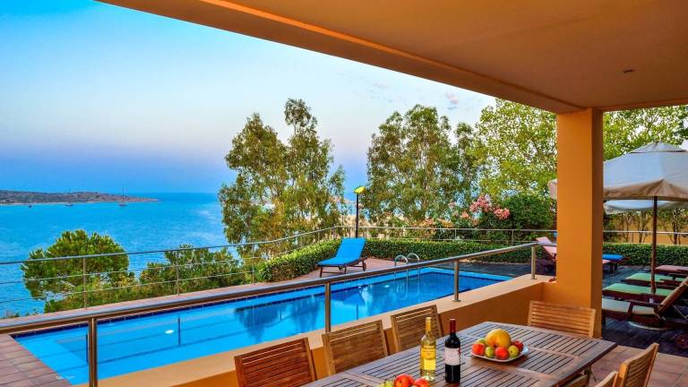 Βίλα  Παραλία Μαράθι