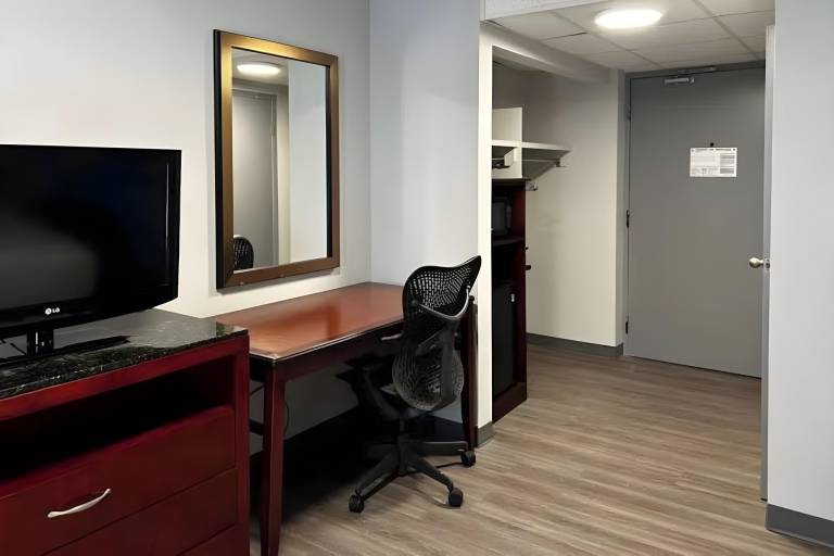 Clemmons inn and suites — photo 5