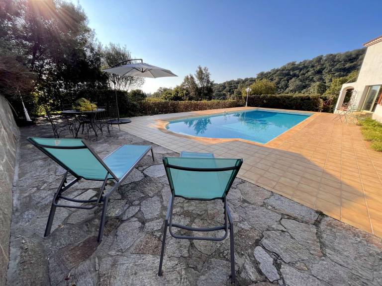 Vacation home with private pool — photo 2