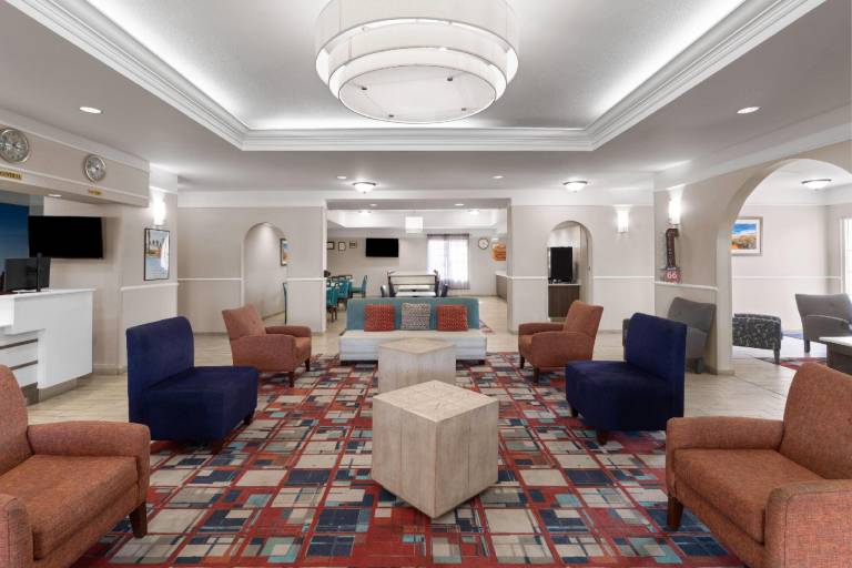 La Quinta Inn & Suites by Wyndham Gallup — photo 4