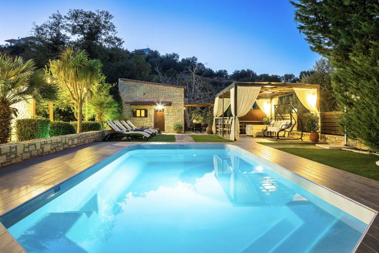 Fully equipped villa with private pool, yard & barbecue | Dogs allowed in Rethymno