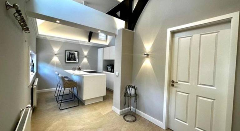 Wonderful serviced apartment with sauna, patio & yard | Pet-friendly — photo 3