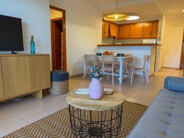 Beautiful apartment with patio, garden & pool | Pet-friendly — photo 5