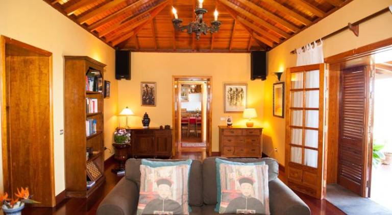 House with garden, patio & BBQ | Suitable for remote work — photo 2