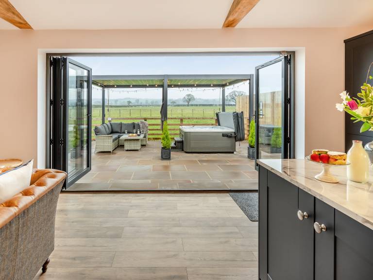 Family-friendly cottage with hot tub, garden & BBQ | Dogs allowed — photo 4