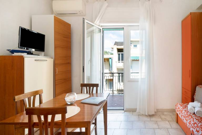 Studio with patio & garden | City view in Diano Marina