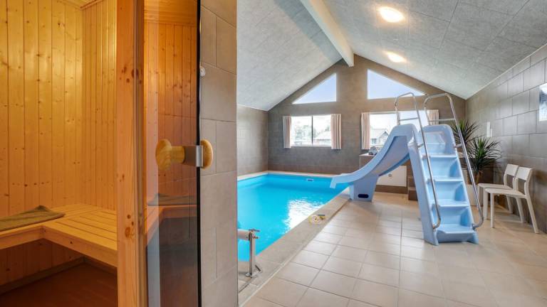 Child-friendly vacation home with garden, hot tub & sauna | Pets are welcome — photo 4
