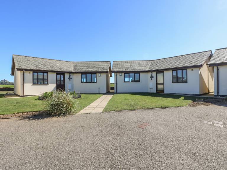 Family-oriented cottage with garden | Beach nearby | Pet-friendly — photo 2