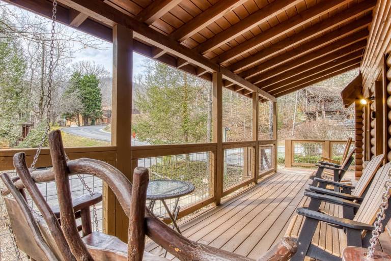 Family-oriented wonderful cabin with private pool | Pet-friendly — photo 4