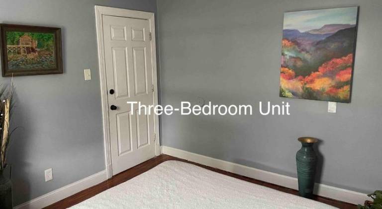 Rental apartment with patio & jacuzzi — photo 3