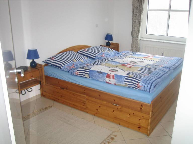 Holiday apartment with yard, BBQ & patio — photo 3