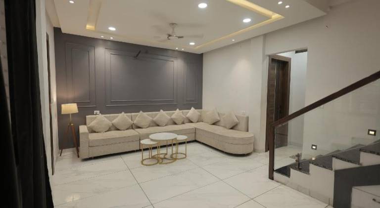 150 m&sup2; Villa