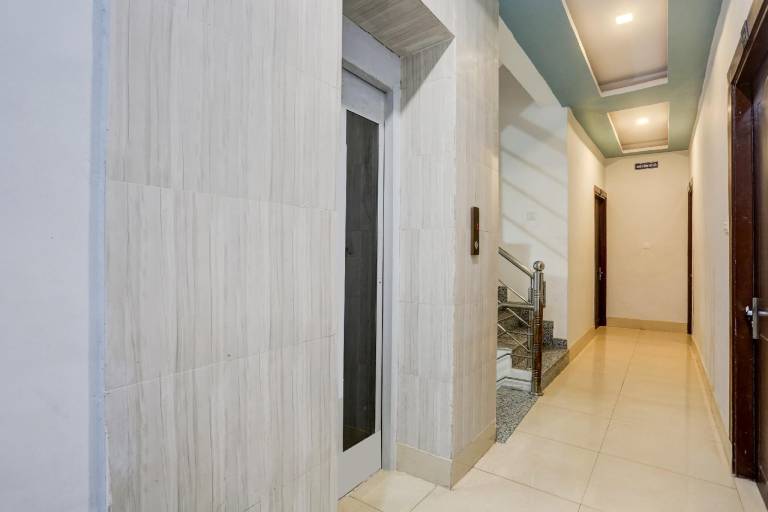 Hotel O Shri Bankey Bihari Hotel