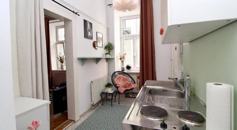 Romantic Urban Living — photo 3