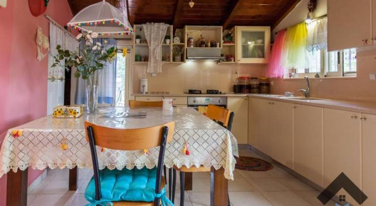 Nice villa with patio, yard & private pool | Pets allowed — photo 4