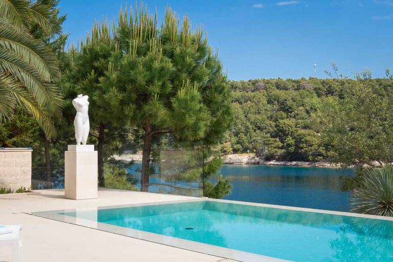 Villa Seven Sins mit Pool am Strand