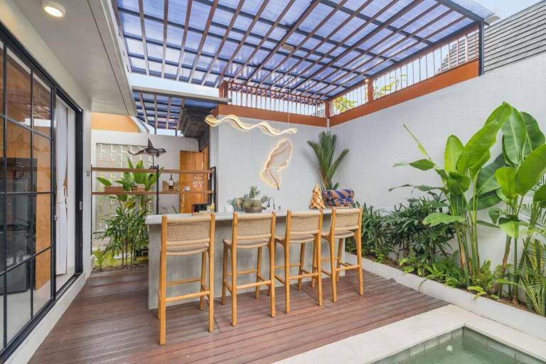 Vacation home with terrace, private pool & yard | Good for workation | Dogs allowed — photo 4