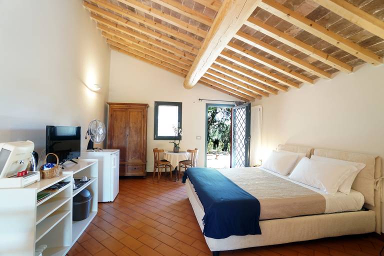 AGRITURISMO LE CERBONCHE: CAMERA LA MEZZINA — photo 2