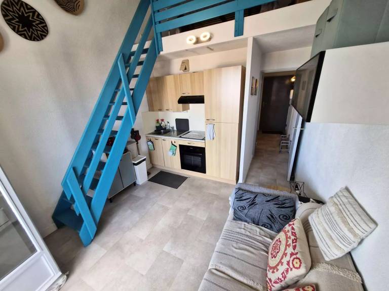 Rental apartment with 2 rooms for 4 persons — photo 3