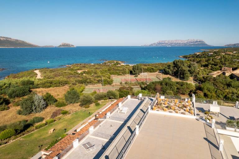 Family-oriented apartment with patio | Beach nearby | Pets are welcome — photo 3