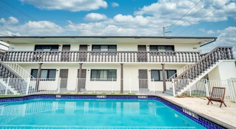 Rental apartment with pool — photo 4