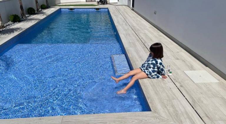 Frontsea Beach bungalow with swiming pool and long terrace in Murcia