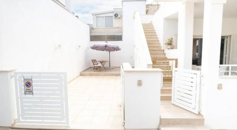 Rental apartment with patio & garden — photo 2
