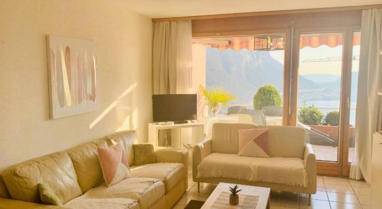 Holiday apartment with patio — photo 2