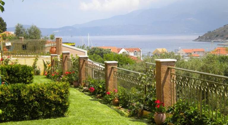 Villa with garden, pool & terrace — photo 5