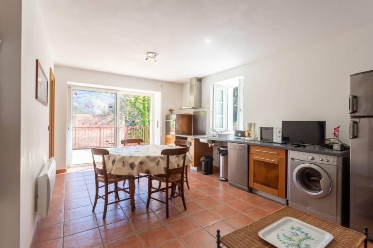 50 m² ground-floor apartment with mountain view, private terrace and Wi-Fi — photo 4