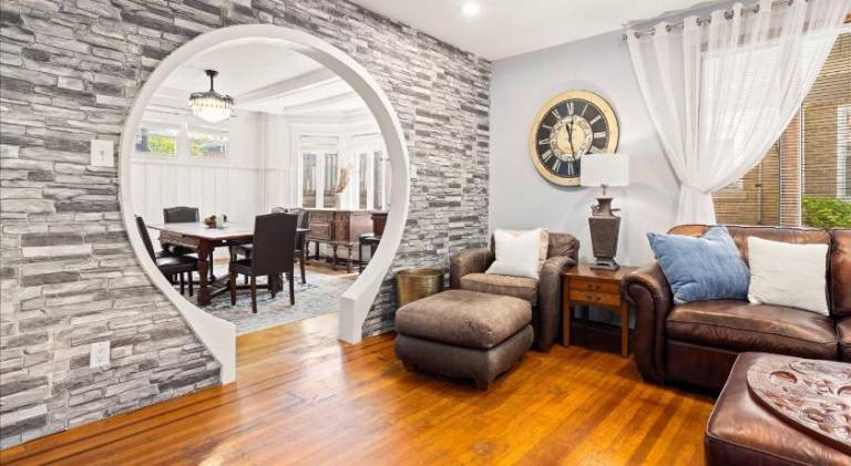 6 BR Ventnor Estate Steps Away from the Beach in Pleasantville, NJ